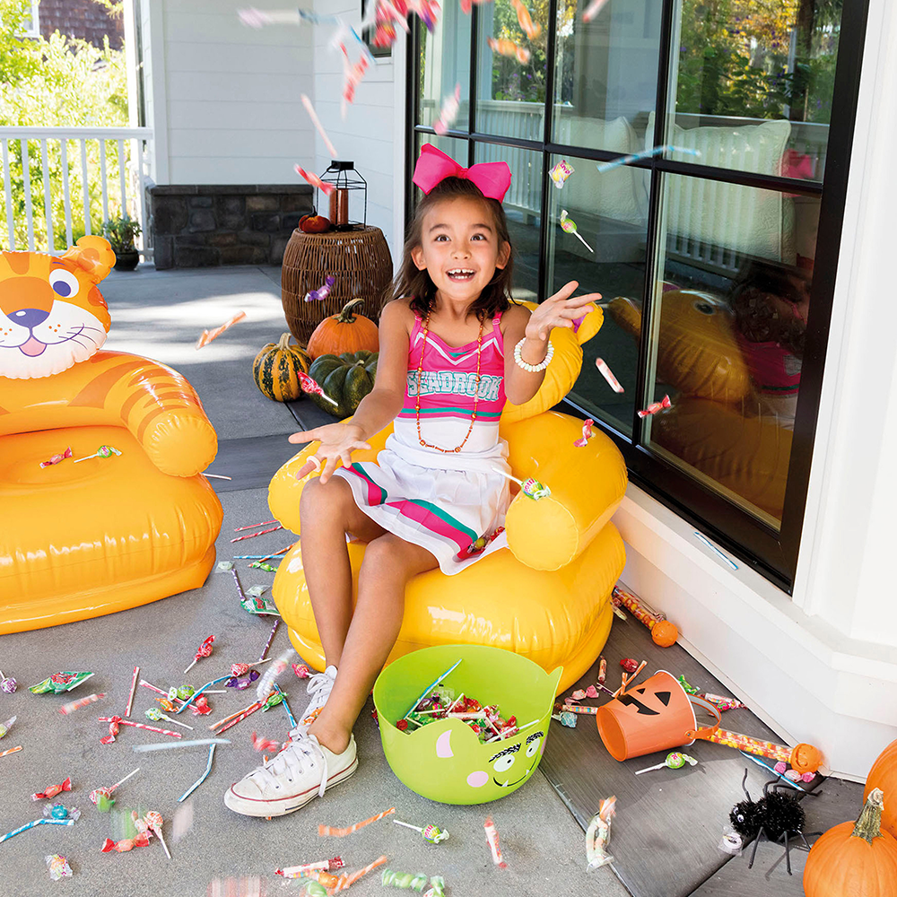 Inflatable animal chair